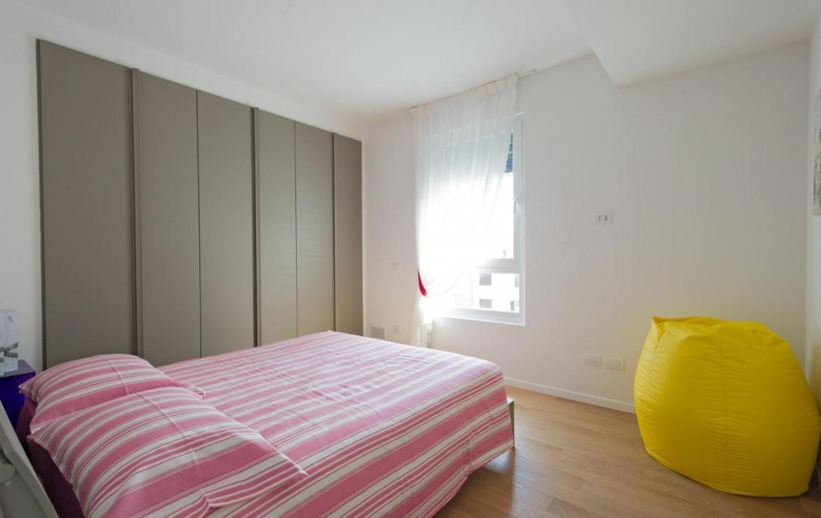 Modern Apartments Lake View With Pool Musso Buitenkant foto